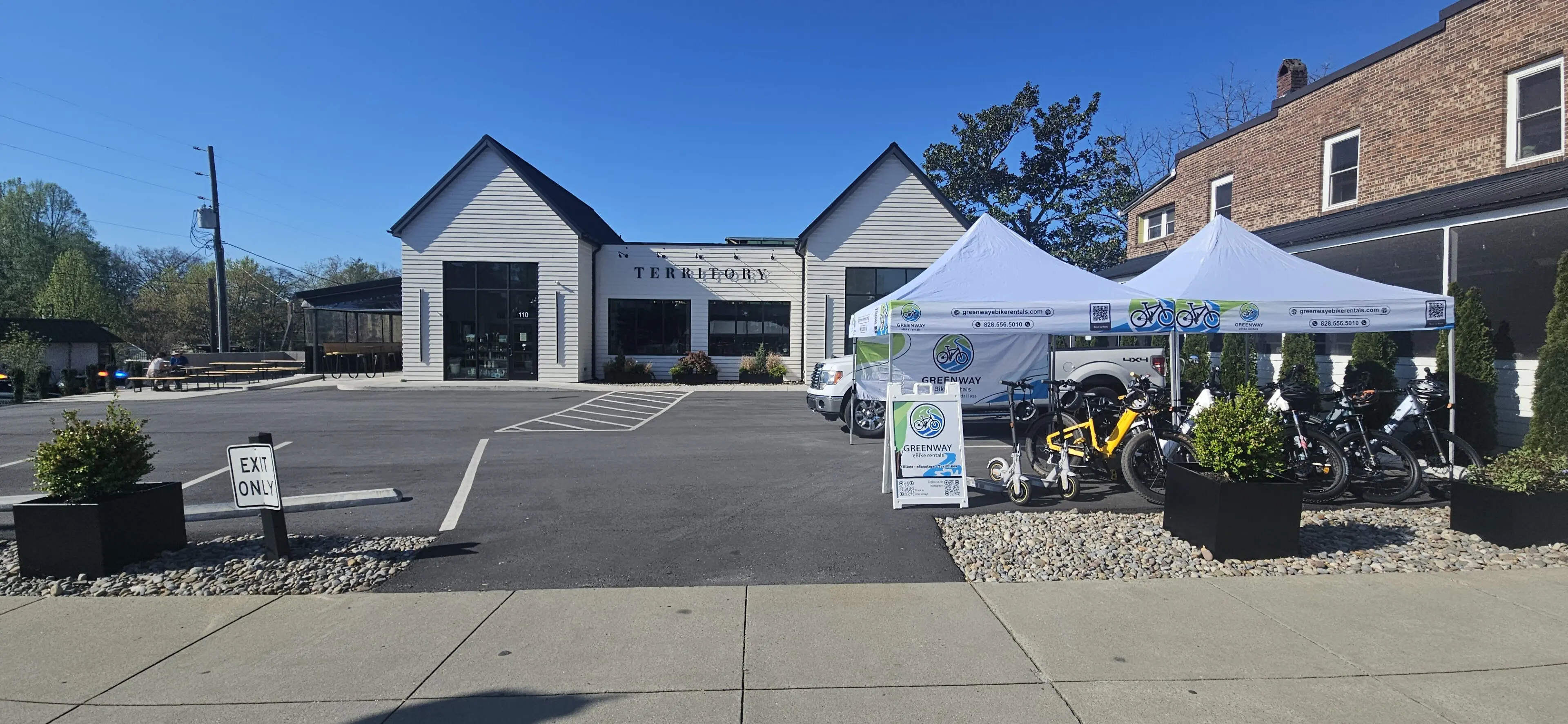 Ride ebikes in Brevard to Territory Wine Market and enjoy wine and food along your way